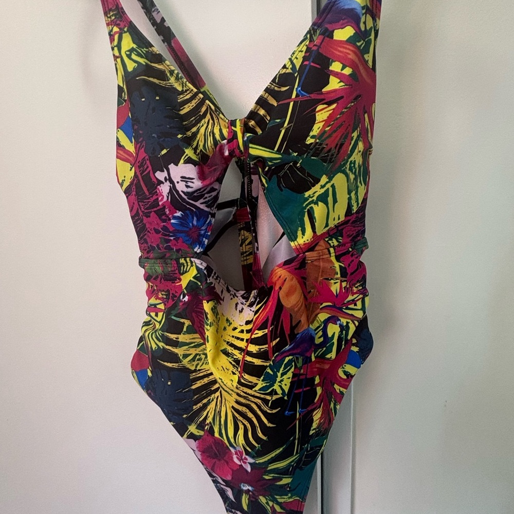 SHEIN Tropical Cutout One-Piece Swimsuit Size 1X - Picture 3 of 4